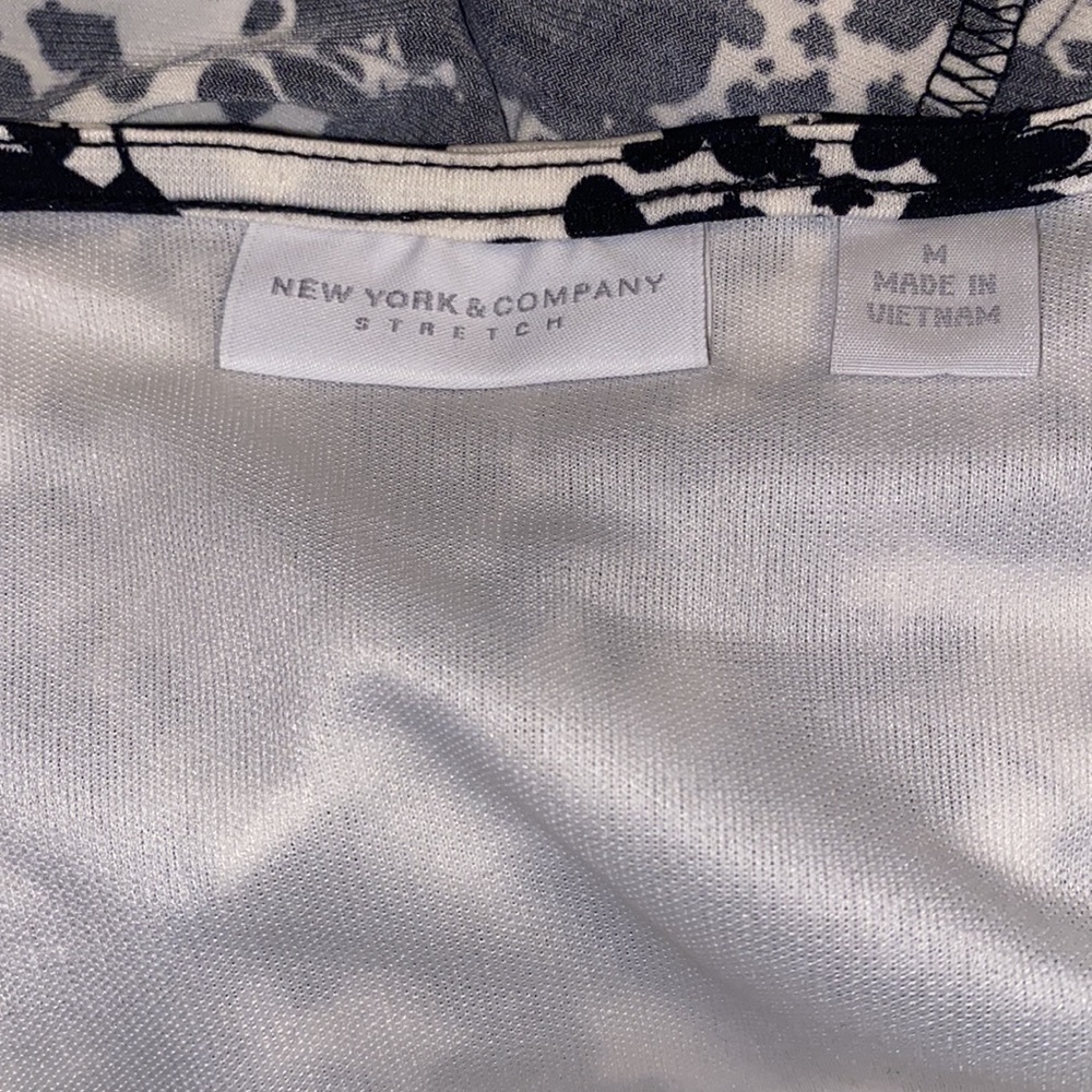 NEW‎ York and company dress size medium. - Picture 11 of 11